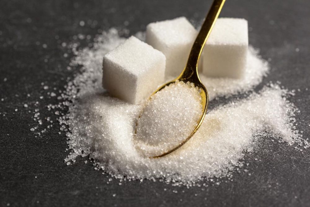 Sugar cubes and spoon, how to break sugar addiction, Break Sugar Addiction, Monk fruit sweetener