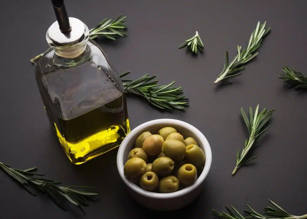 extra virgin olive oil evoo with olives, omega 3 fats, triacylglycerol, fatty acids