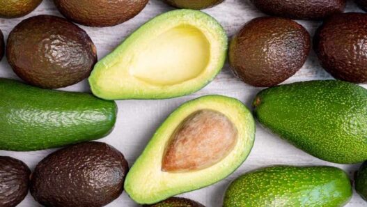 Superfood Avocados green and brown, Are avocados a superfood