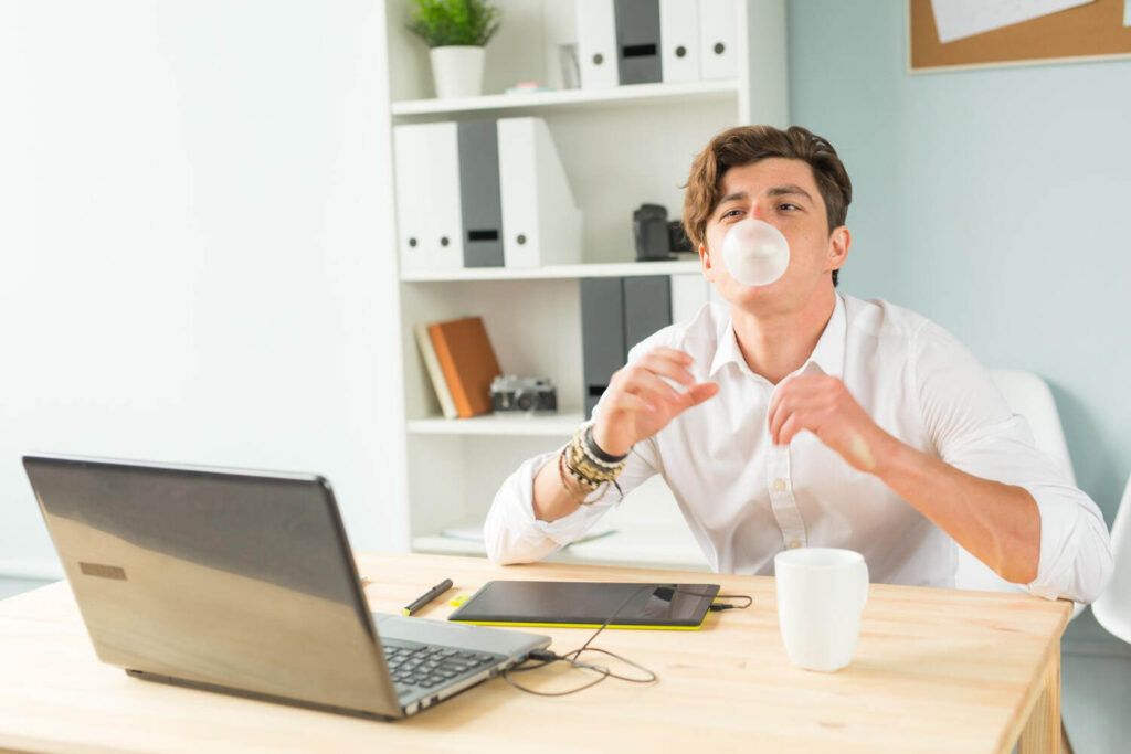 how to improve focus at work by chewing gum