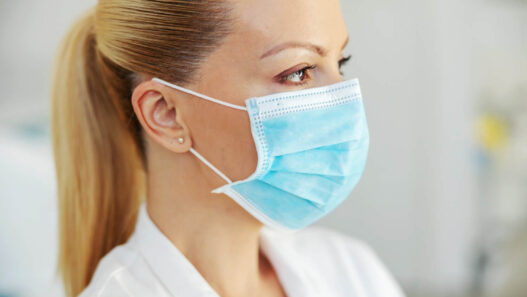 nurse with a mask, online MSN FNP program