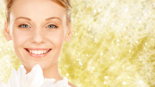 A woman with radiance beauty, Skinny fit reviews