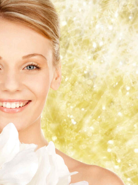 A woman with radiance beauty, Skinny fit reviews