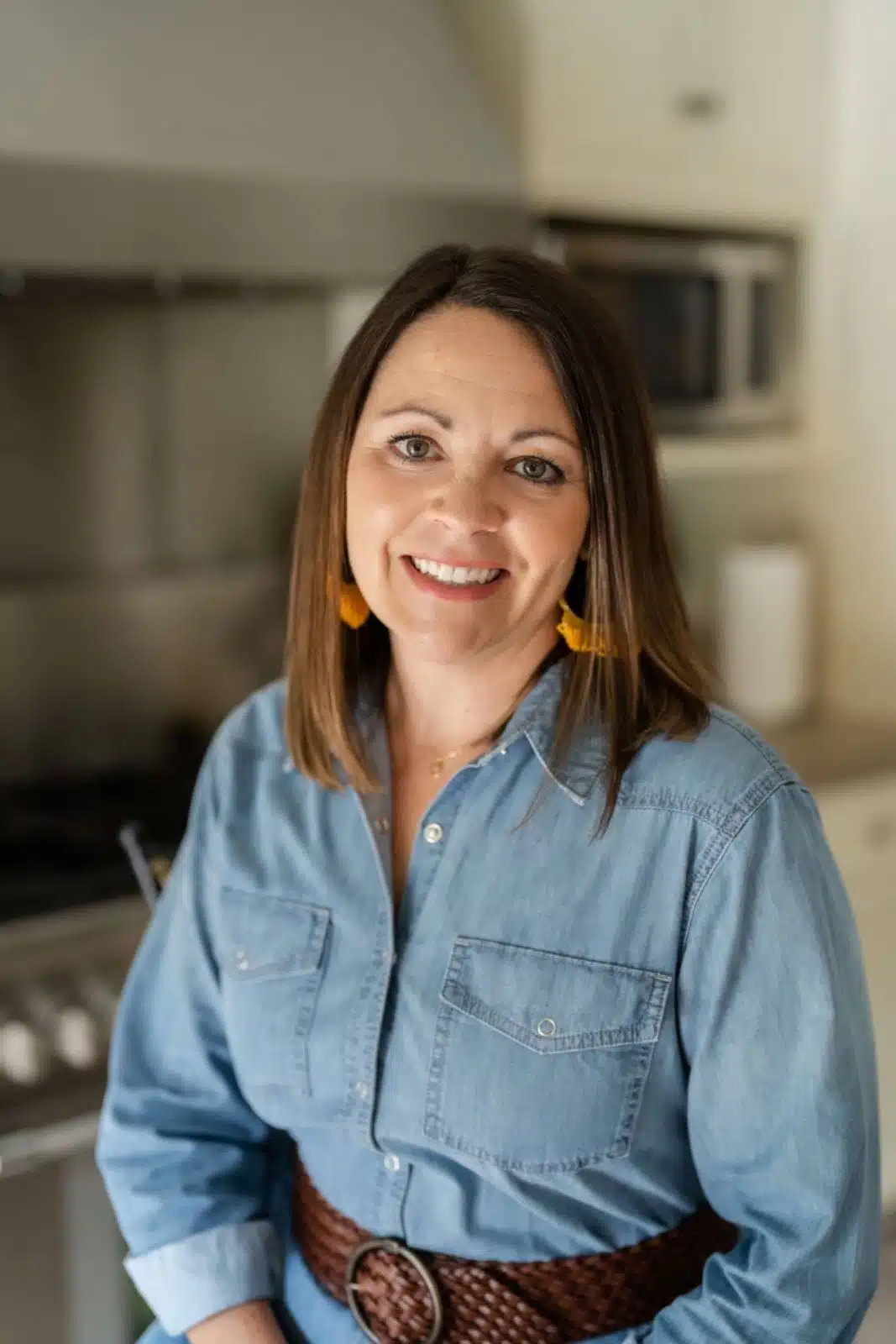 Angela Cates, Healthieyoo author