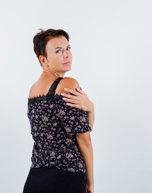 Frozen shoulder and menopause woman, DUTCH test, PEMF